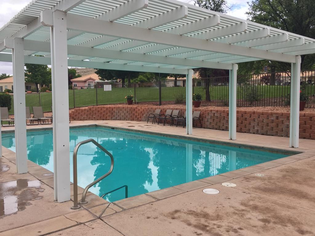 Multi Resorts At Villas At Southgate St. George Esterno foto