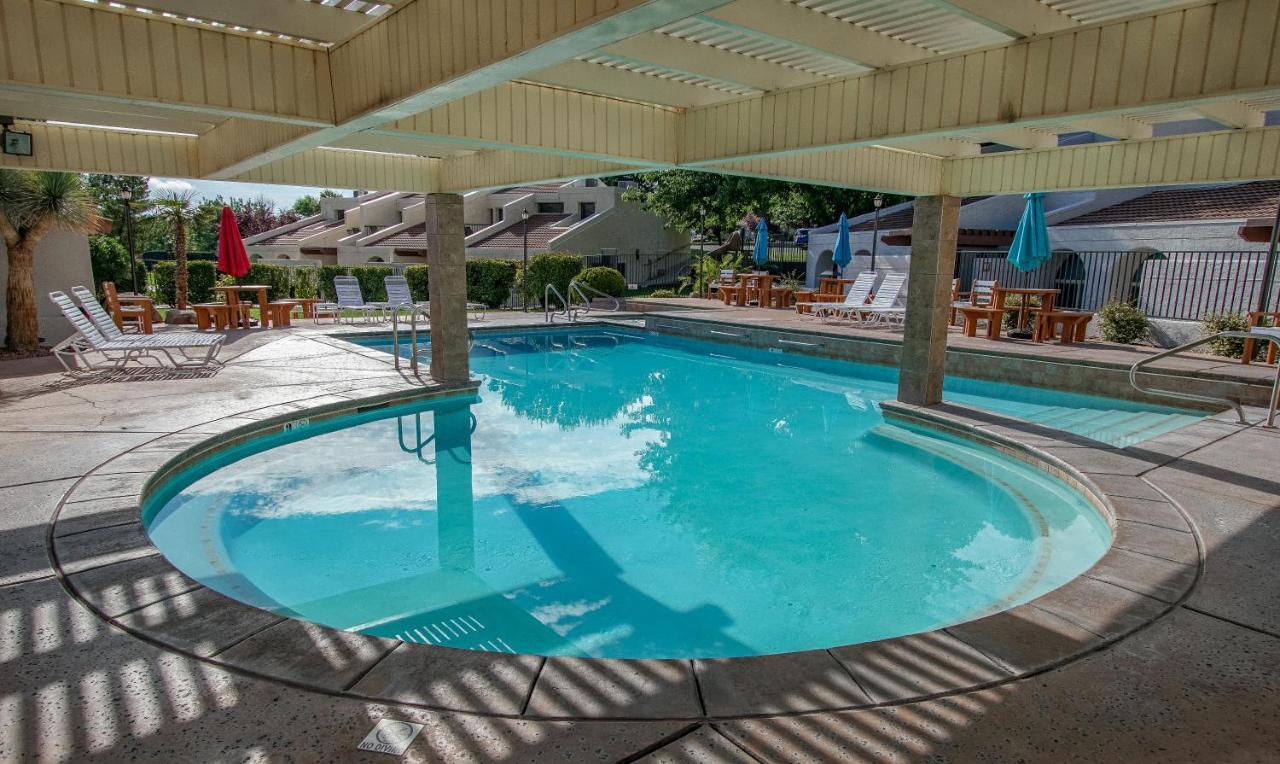 Multi Resorts At Villas At Southgate St. George Esterno foto